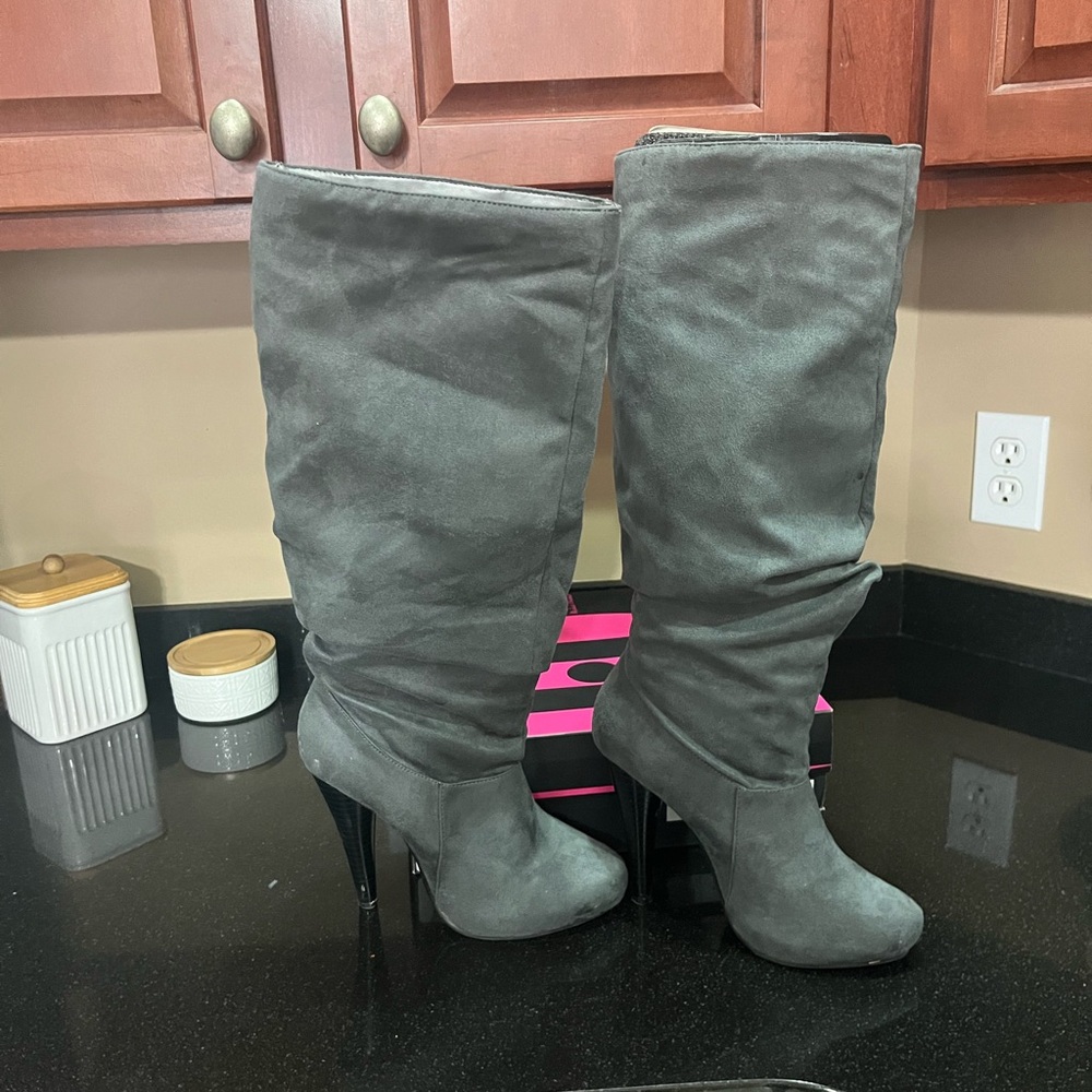 Women's Size 8 Gray Grey Michael Antonio McKenzie Boots
